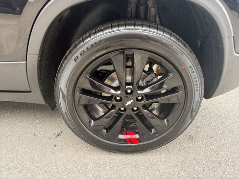 Used 2018 Chevrolet Trax LT w/ Sun & Sound Package image 11