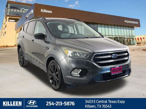Used 2017 Ford Escape SE w/ Equipment Group 201A image 1