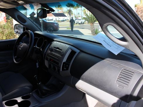 Used 2009 Toyota Tacoma PreRunner image 15