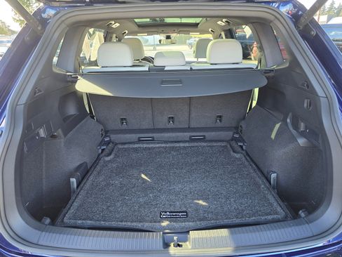 Used 2024 Volkswagen Tiguan SEL R-Line image 14