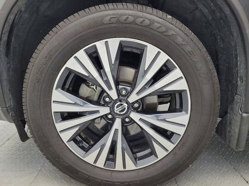 Used 2021 Nissan Rogue SV w/ Premium Package image 31