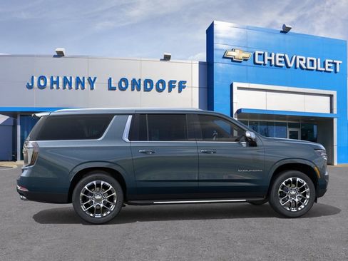 New 2026 Chevrolet Suburban Premier w/ Sun And Tow Package AWD/4WD image 5