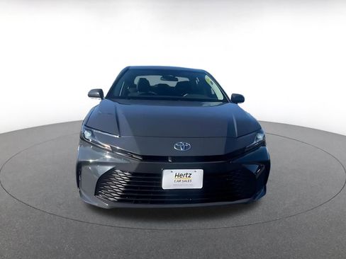 Used 2025 Toyota Camry LE image 4