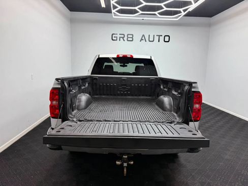 Used 2019 Chevrolet Silverado 1500 Custom w/ Custom Convenience Package RWD image 7