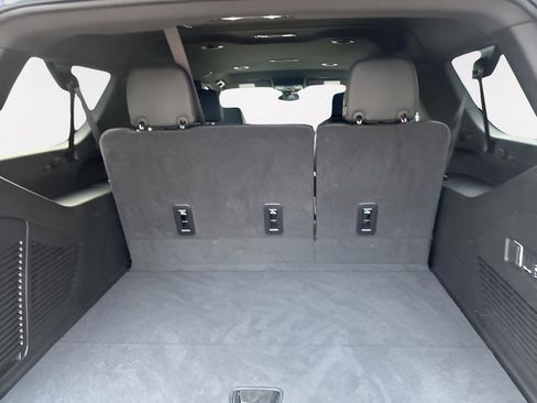 Used 2025 GMC Yukon XL Denali image 19