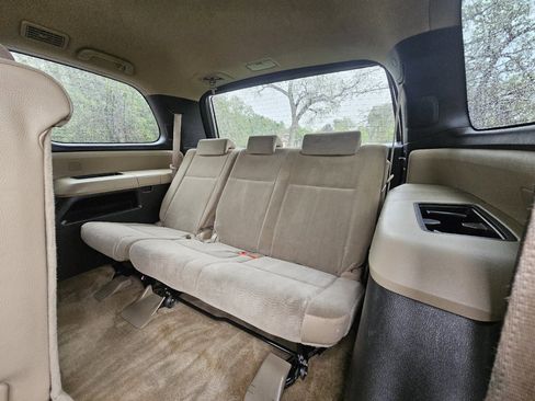 Used 2008 Toyota Sequoia SR5 AWD/4WD image 31