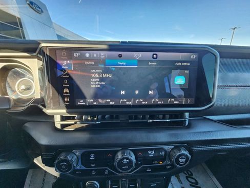 Used 2024 Jeep Wrangler Unlimited Rubicon w/ XTREMEE 35" Tire Package image 14