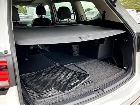 Used 2023 Volkswagen Atlas SEL R-Line image 15