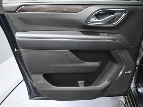 Used 2022 Chevrolet Suburban LT AWD/4WD image 19