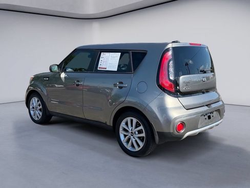 Used 2018 Kia Soul + FWD image 3