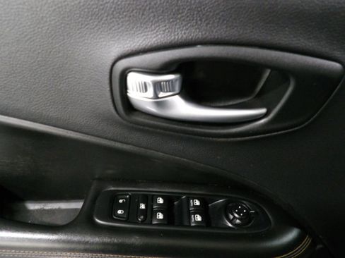 Used 2018 Jeep Compass Limited w/ Navigation Group image 8