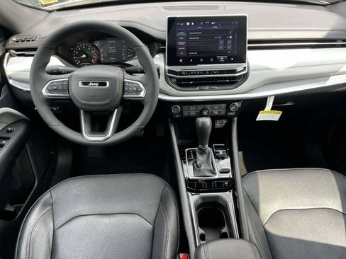 Used 2023 Jeep Compass Limited AWD/4WD image 12