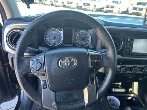 Used 2019 Toyota Tacoma SR5 image 21