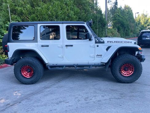 Used 2018 Jeep Wrangler Unlimited Rubicon AWD/4WD image 3