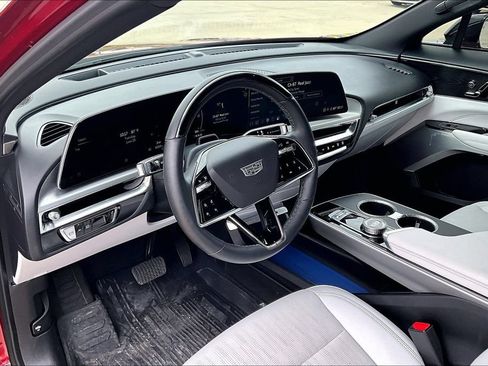 Used 2024 Cadillac Lyriq Luxury RWD image 16