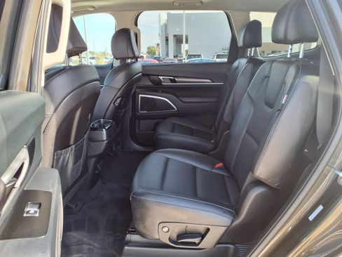 Used 2025 Kia Telluride S FWD image 27