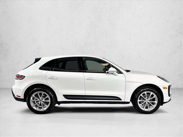 Certified 2026 Porsche Macan AWD/4WD image 8