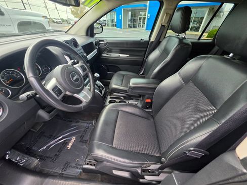 Used 2017 Jeep Compass Latitude AWD/4WD image 15