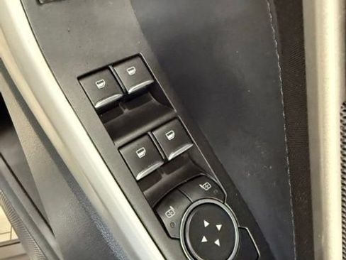 Used 2020 Ford Explorer XLT w/ Comfort Package image 10