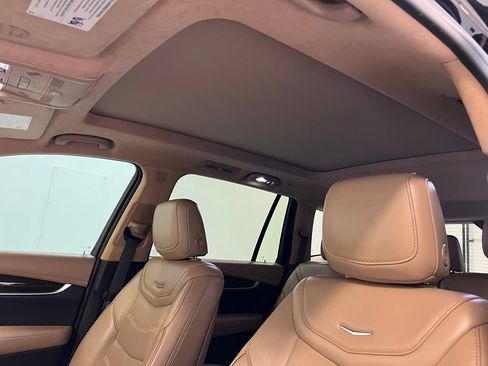 Used 2021 Cadillac XT6 Premium Luxury w/ Platinum Package AWD/4WD image 16