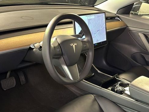 Used 2020 Tesla Model 3 Standard Range image 24