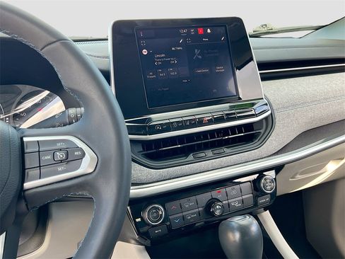 Certified 2022 Jeep Compass Latitude image 14