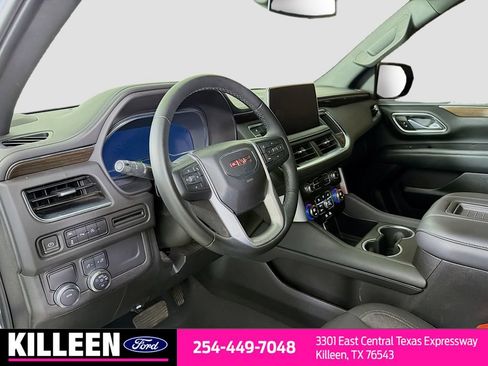 Used 2023 GMC Yukon XL SLE RWD image 11