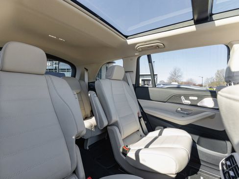 New 2026 Mercedes-Benz GLS 450 4MATIC image 30