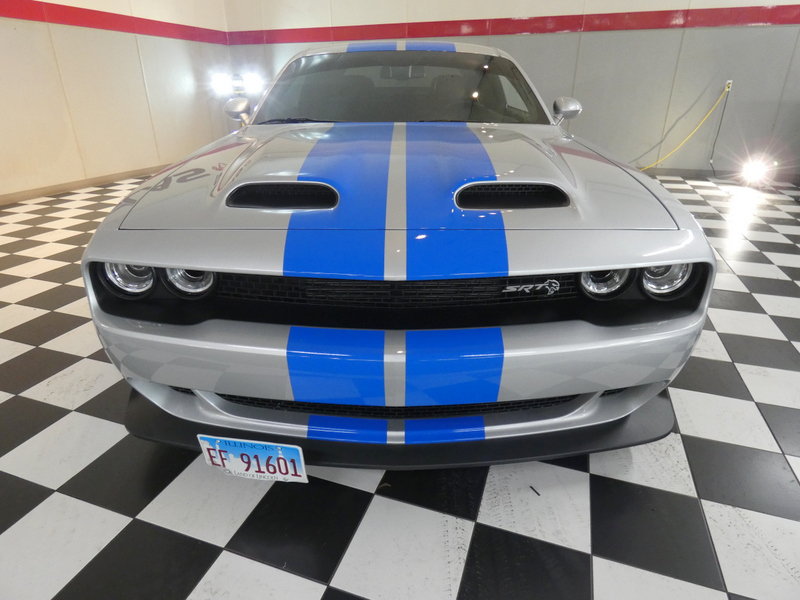 Used 2023 Dodge Challenger SRT Hellcat RWD image 2