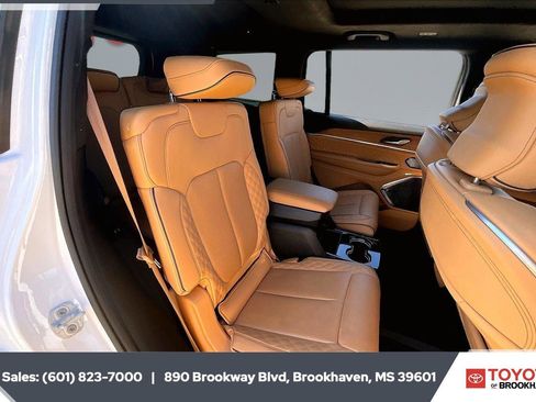 Used 2025 Jeep Grand Cherokee L Summit AWD/4WD image 22