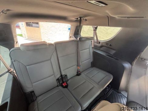 Used 2022 GMC Yukon XL SLT w/ SLT Premium Package AWD/4WD image 32
