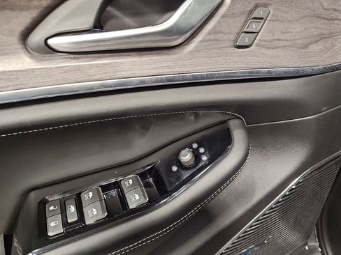 Used 2022 Jeep Grand Cherokee Overland AWD/4WD image 17