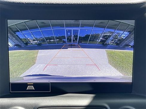 Used 2024 GMC Terrain SLT image 16