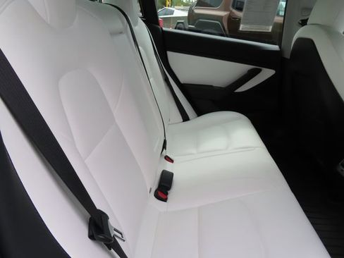 Used 2019 Tesla Model 3 Standard Range RWD image 23