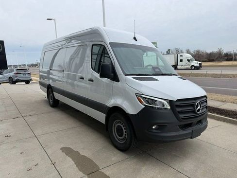 New 2025 Mercedes-Benz Sprinter 2500 image 3