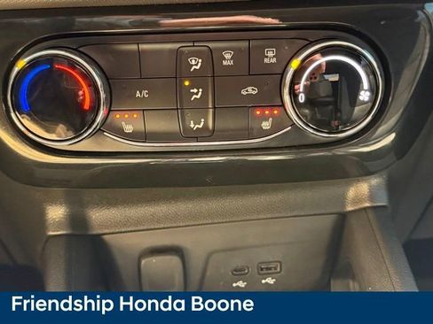 Used 2024 Chevrolet TrailBlazer LT w/ LT Cold Weather Package image 25