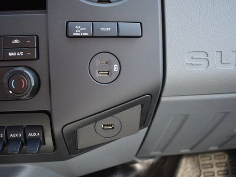 New 2025 Ford F750 2WD Regular Cab Super Duty image 33