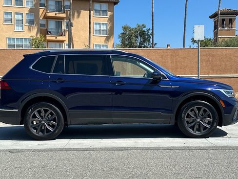 Used 2023 Volkswagen Tiguan SE FWD image 3