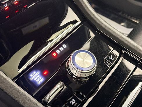 Used 2021 Jeep Grand Cherokee L Summit w/ Luxury Tech Group V image 16