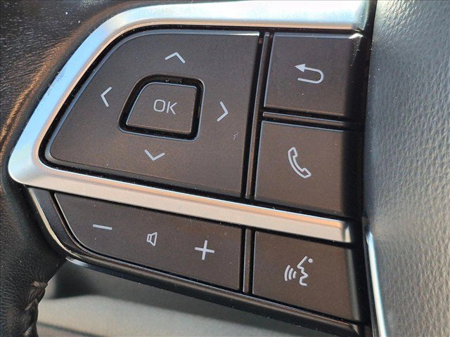 Used 2021 Toyota Highlander LE FWD image 14