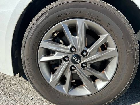 Used 2019 Kia Optima LX image 15