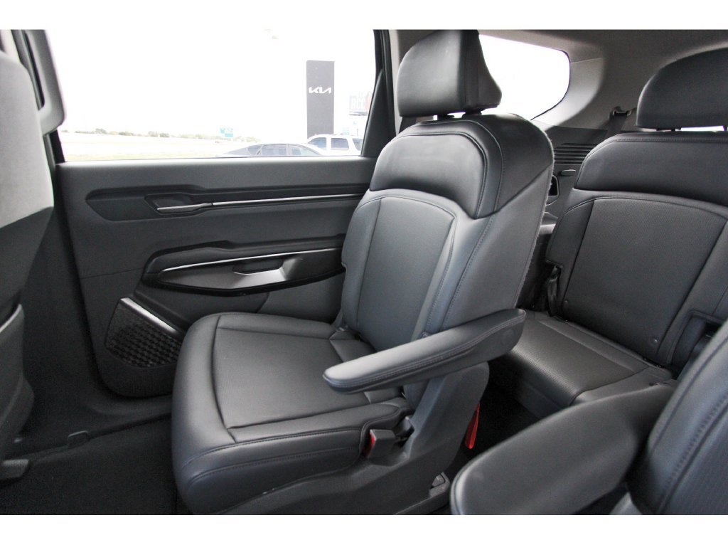 Used 2024 Kia EV9 Light Long Range RWD image 12