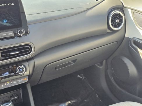 Used 2023 Hyundai Kona SEL w/ Convenience Package image 18