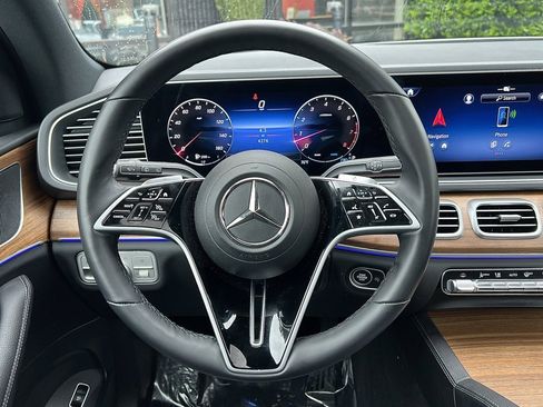 Used 2025 Mercedes-Benz GLE 350 4MATIC w/ Winter Package image 37