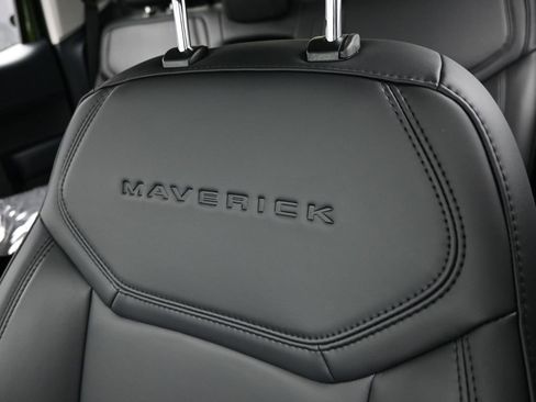 New 2025 Ford Maverick Lariat w/ Black Appearance Package image 28