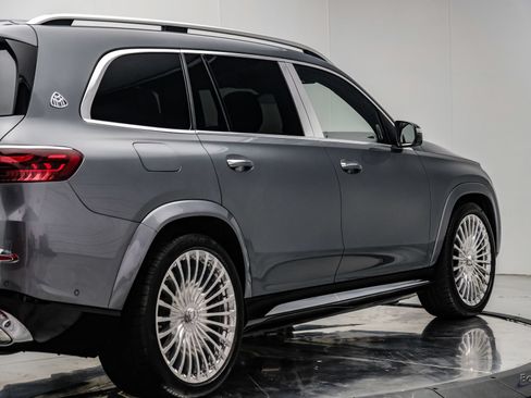 Used 2024 Mercedes-Benz Maybach GLS 600 4MATIC image 24
