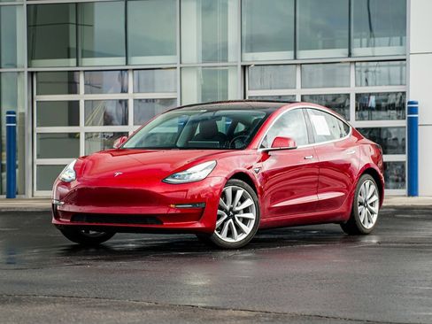 Used 2018 Tesla Model 3 Mid Range image 1