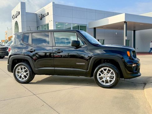 Certified 2023 Jeep Renegade Limited image 29