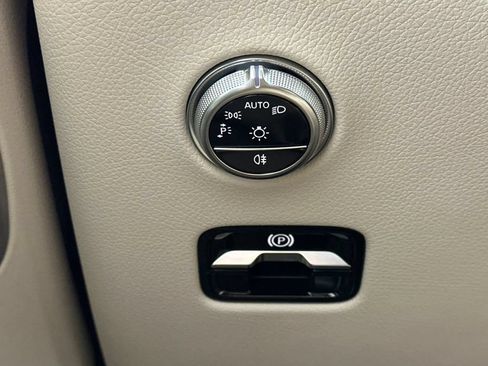 Used 2024 Mercedes-Benz GLC 300 4MATIC image 33