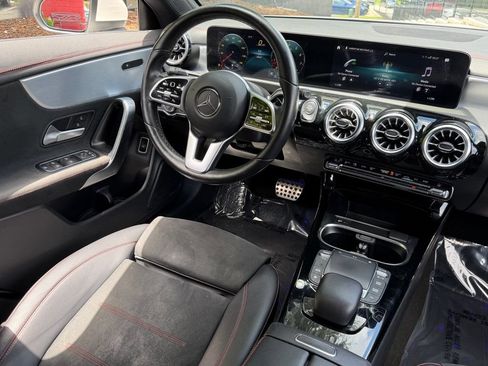Used 2022 Mercedes-Benz CLA 250 4MATIC image 42